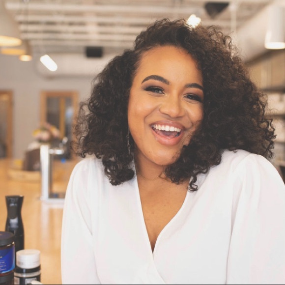 MEET YOUR POSHER ✨ - Picture 1 of 4